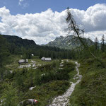 Nachdem wir die Rast auf der Hütte ausgiebig genossen hatten, machten wir uns wieder an den Rückweg