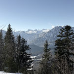 Je höher wir kamen, desto toller wurde die Aussicht - hier auf das Dachstein Massiv