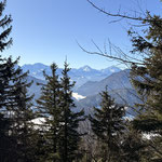 Auch hier boten sich schöne Ausblicke - eine Vorbereitung auf das Panorama, welches uns gleich am Gipfel erwarten würde