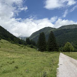 Unser Ziel des morgigen Tages hielt sich noch in dichten Wolken versteckt