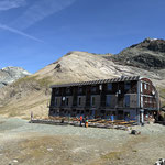 Wir waren etwa 2 Stunden unterwegs, als wir die moderne Stüdlhütte erreicht hatten