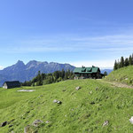 Ein kurzer Rückblick zur schön gelegenen Hütte...