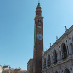Vicenza addobbata per gli Alpini