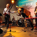 Blue Ribbon feat. Guitar Crusher im Englischen Garten Berlin
