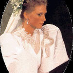 S.A.R. la princesa Astrid de Bélgica durante la ceremonia de matrimonio con el Rey Antonio II de Quito (1989).