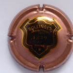 Marque : BOLLINGER N° Lambert : 50 Couleur : Rosé pâle. Ecusson contour or Description : Blason contenant l'inscription "BOLLINGER MAISON FONDEE EN 1829 AY - FRANCE" Emplacement : 