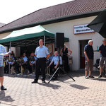Gemeinderat Matthias Wipper und Feuerwehr- Chef Dennis Stach eröffneten die Festwoche.