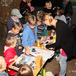 Infostand und Basteln bis es endlich losgeht mit den echten Fledermäusen