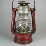 Feuerhand Nr. 225 Medium - The Loveland Lantern Collection