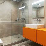 MEUBLE VASQUE ET ARMOIRE DE TOILETTE ORANGE
