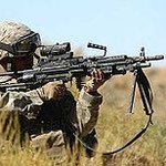 Heeressoldat mit M249 SAW in Afghanistan, Oktober 2005
