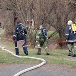 Das steile Gelände forderte die Einsatzkräfte.