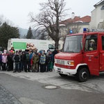 Die Schüler am Sammelplatz.