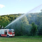 Zug 2 beübte den Wasserwerfer.