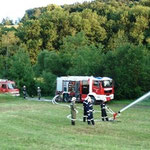 Wasserwerfer mit Bodenlafette.