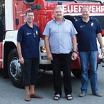 Johann Kübel (Bildmitte) unterstützt die Feuerwehr Kasten finanziell.