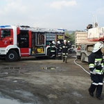 Auch die Tanklöschfahrzeuge waren für die Übung wesentlich.