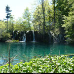 L'eau, d'une pureté incomparable est protégée et il est malheureusement interdit de s'y baigner, bien que la tentation soit présente au détour de chaque cascade