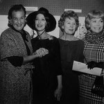 1964 with Binnie Barnes, Loretta Young and Jane Wyman at an exhibition of water color sketches of artist Doug Kingman for Columbia's production of "King Rat."