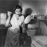 1931 press photo - Irene tasting her chicken broth