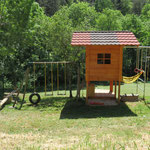 La cabane de jeux pour les enfants.