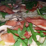 Flammkuchen Schinken Champignons Rucola
