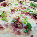 Flammkuchen Camenbert Preiselbeeren und Speck