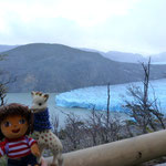 Sophie et Dora devant le Glacier Grey (Patagonie Chilienne)