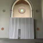 RAUM GEBEN   begehbare Installation Seidenpapier