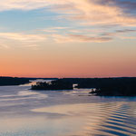 sonnenaufgang in den schären vor stockholm