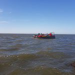 Auf der anderen Seite angekommen, ab hier geht es zu Fuß durch das knietiefe Wasser weiter nach Duhnen© FF.Cuxhaven-Duhnen