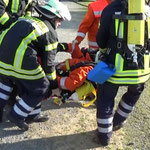 ... und werden ins Freie gebracht © Freiwillige Feuerwehr Cuxhaven-Duhnen