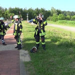 Der Angriffstrupp der FF Duhnen bereitet sich vor © Freiwillige Feuerwehr Cuxhaven-Duhnen