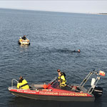 Person im Wasser © Freiwillige Feuerwehr Cuxhaven-Duhnen