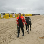 Alle sind froh, an Land zu  © Freiwillige Feuerwehr Cuxhaven-Duhnen