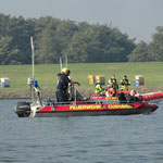 RTB 1 der BF Cuxhaven , im Hintergrund die Herman Schrader / © Freiwillige Feuerwehr Cuxhaven-Duhnen