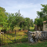 entrée coté chemin 