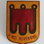 insigne 63° division d 'infanterie. augis deux anneaux dos grenelé .prix 45 euros 