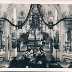 Pfarrkirche St. Peter und Paul - Weihnachten vor 1939 (im Altarraum Christbäume und Girlanden)