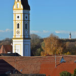 Petzenhausen - Der mächtige Kirchturm von "St. Peter und Paul"