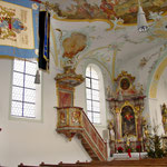 Pfarrkirche St. Peter und Paul - Kanzel mit Seitenaltar
