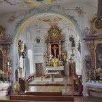 Pfarrkirche St. Peter und Paul - Langhaus mit Altären