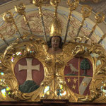 Detail oberhalb der Orgel