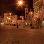 Blick über die Freyung auf die Schottenkirche und das Bank Austria Kunstforum (r.)