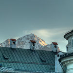 Stimmung wie aus dem Bilderbuch: Dach der Hofburg und verschneite Berge