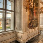 Ein Blick aus dem Riesensaal auf die zwischen 1627 und 1640 erbaute Jesuitenkirche/Universitätskirche.