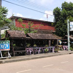 Restaurant neben dem Mae Nam