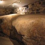 Petite visite à la Maison Smith qui offre, avant tout, un excellent confort grâce à ses sanitaires chauffés, et sa cave en pierre non taillée...