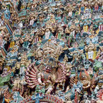 die Tempelportale sind voll mit Hindu-Figuren