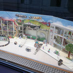 Schaufenster Hauptstraße mit Opalen